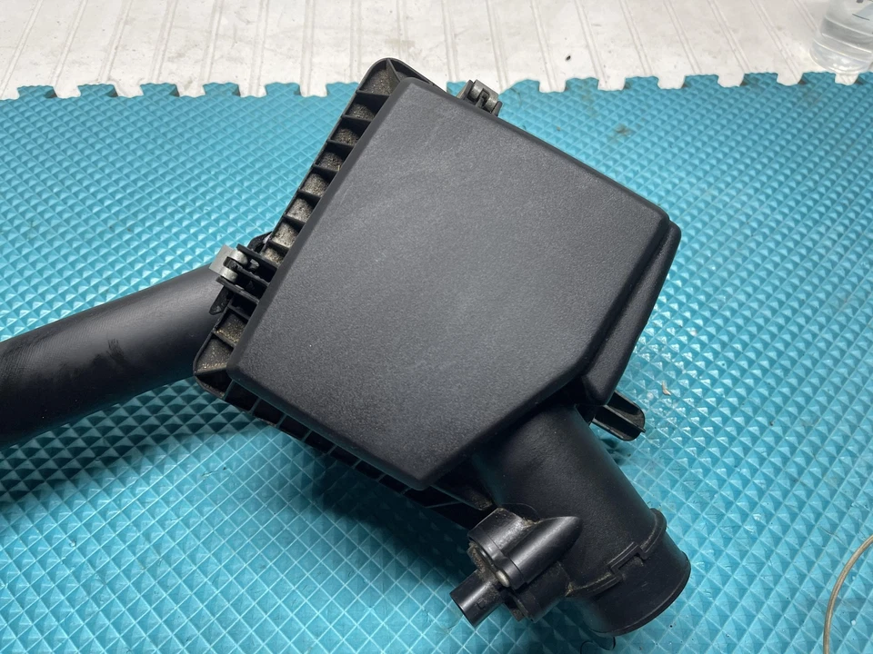 2011-2015 CHEVROLET VOLT 1.4L Air Cleaner Federal Emissions Opt NT7 Oem - Image 2 of 4