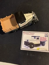 1934 Ford Closed Cab Platform Truck DieCast Ford Motor Company, Cream W/Black_T3