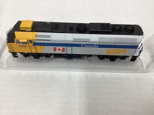 Rapido 80516 escala HO “Via Rail” F40PH-2D con DCC y Sound Rd. #6418 | Condition: New