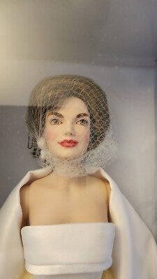 THE JACKIE DOLL/Jacqueline Lee Bouvier Kennedy Onassis Franklin