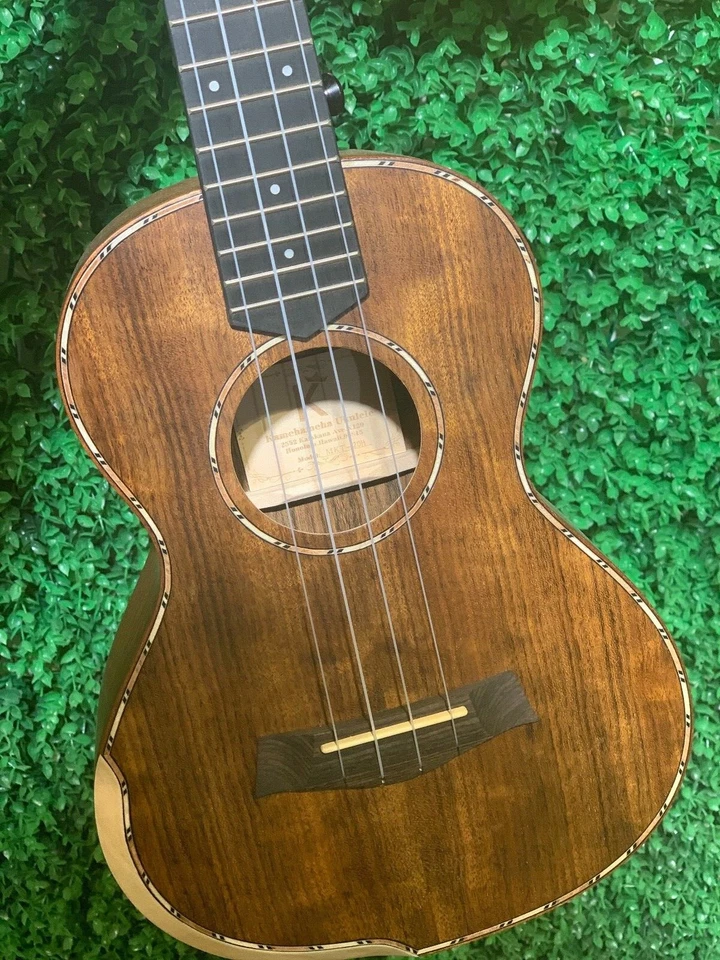 Kamehameha Ukulele MKT-20H Tenor Walnut wood come with case/tuner/strap - Image 4 of 4