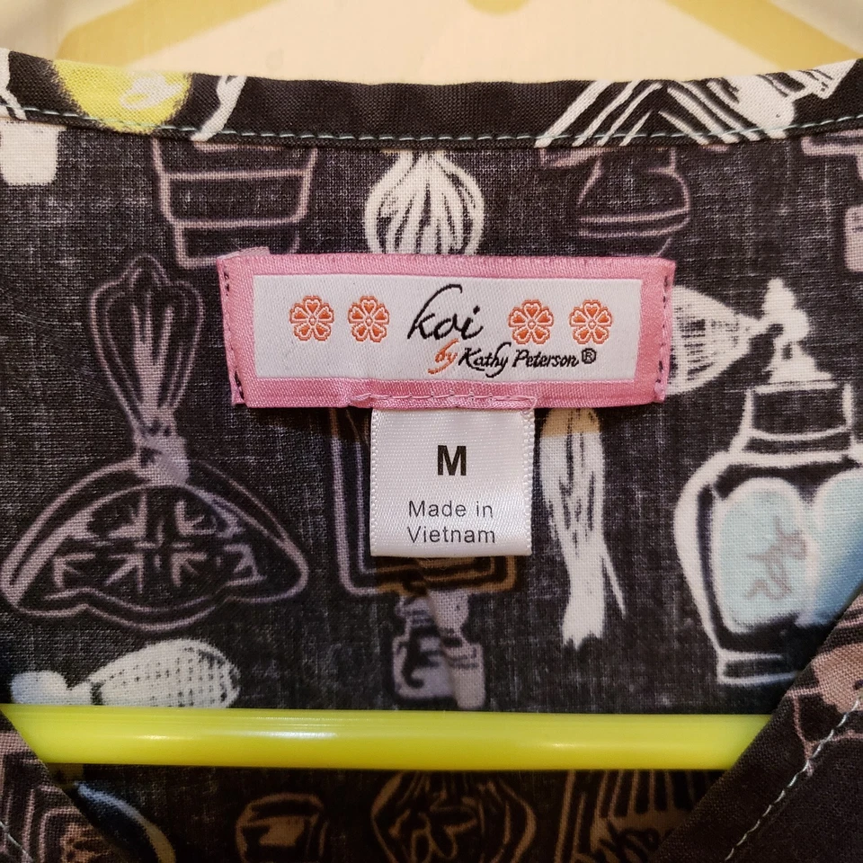 Koi Perfume Bottles Womans MEDIUM Scrub Top COLOR FADED SEE DESRIPTION - Image 3 of 4