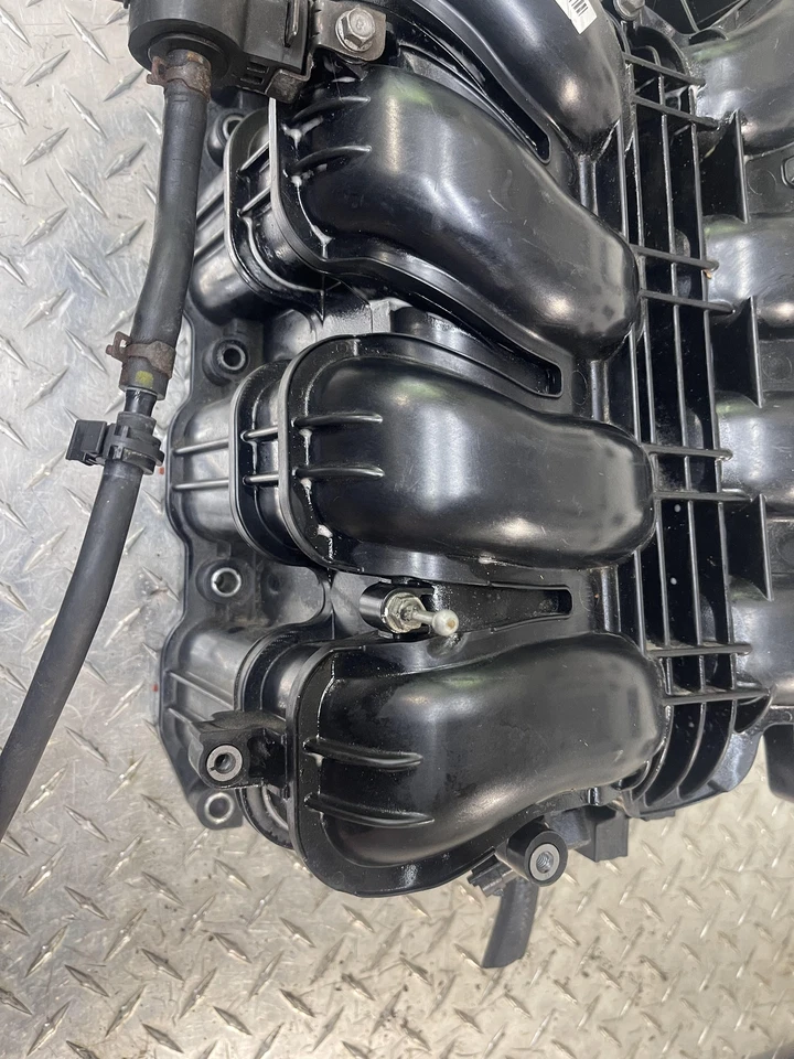 Conjunto de colector de admisión Hyundai Genesis 12-14 SDN 5,0 L Spec-R OEM Foto 2 de 4