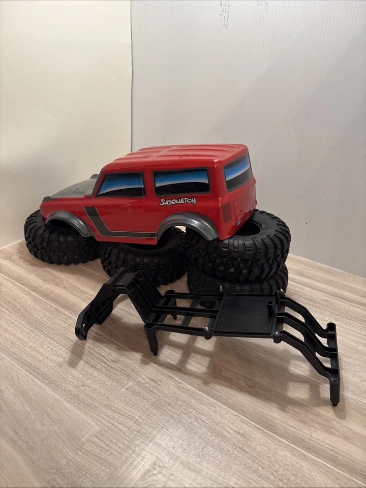 Ford Bronco Sasquatch 1:12 Maisto Replacement Shell Grill And Wheels - Image 3 of 4