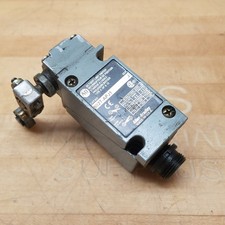 Allen Bradley 802T-APJ1 Series J Limit Switch, Oiltight, 120-300VAC, 60A - USED