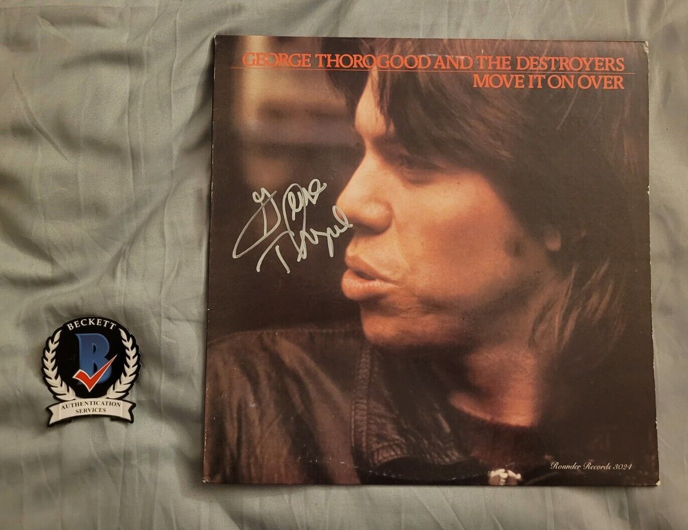 George Thorogood signed Move on over album vinyl record Proof Beckett COA star George Thorogood signed Move on over album vinyl record Proof Beckett COA star
