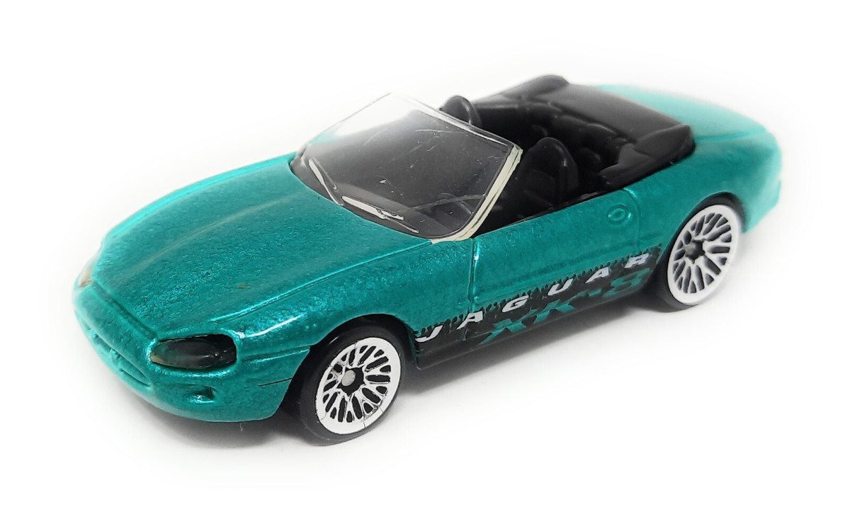 Hot Wheels Jaguar XK8 green. First Edition 1998. Made in Malaysia