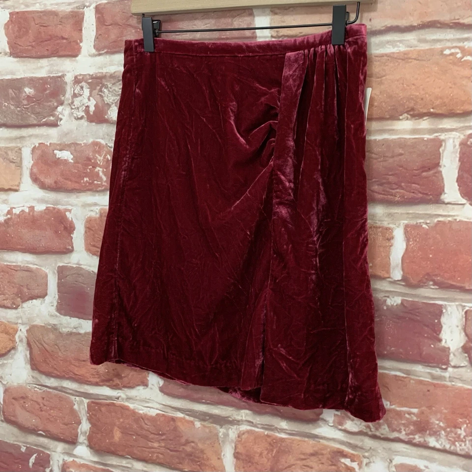 Falda Anthropologie Mujer Talla 4 Rojo Frambuesa Terciopelo Terciopelo Acanalado Cremallera Foto 3 de 4