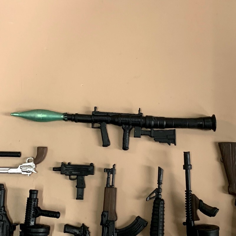 17pcs Munitions Pack Guns Blaster Weapons For 6'' or 7