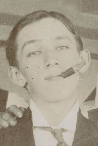 Antique Américain Bureau Hommes Garçons Bleu Yeux Cibar Tabac Éclairage Wiring - Imagen 1 de 11