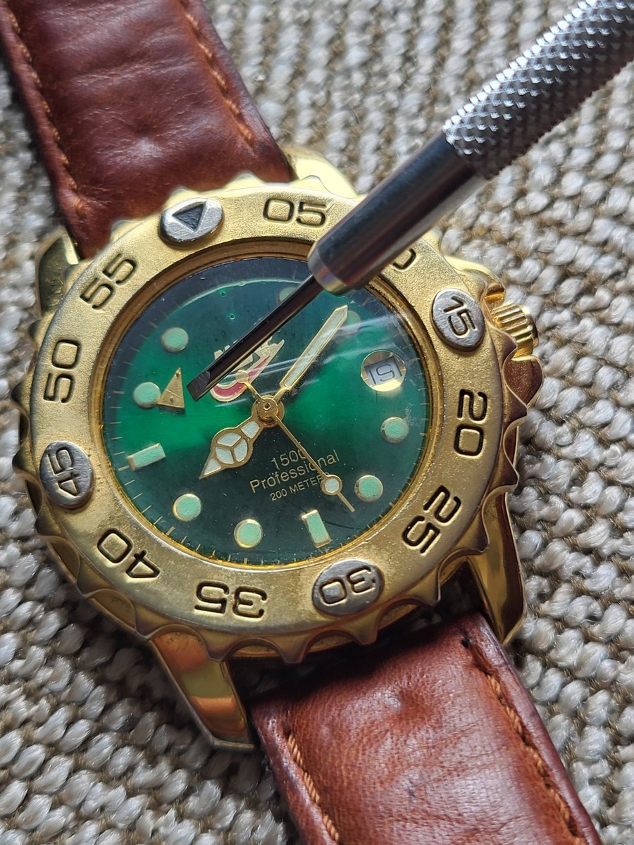 Nike Vintage Swoosh No. 8989 Watch Untested Broken Band | eBay