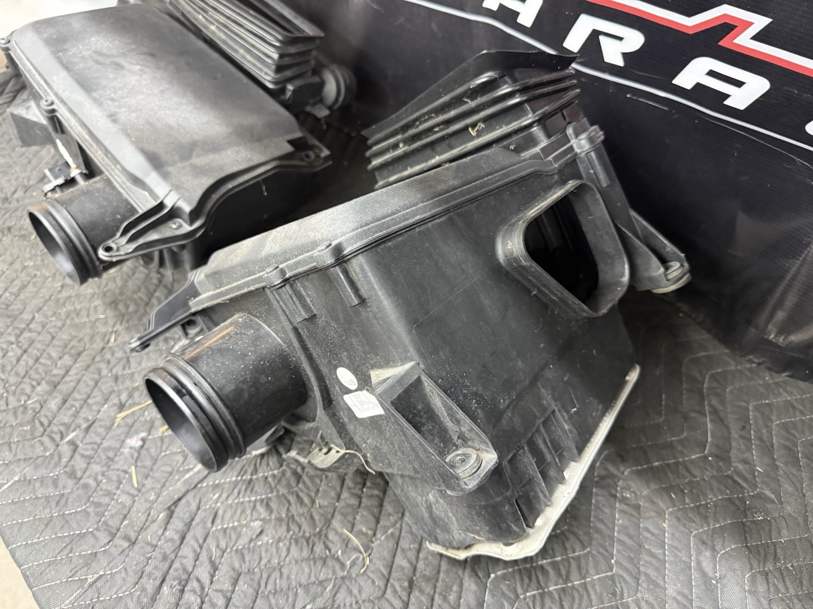 2020 17 18 19 20 Audi R8 V10 Air Intake Boxes Left and Right With Brackets