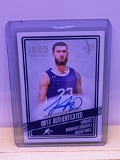 2021-22 Onyx Vintage Autograph (Auto) #VASM Sandro Mamukelashvili