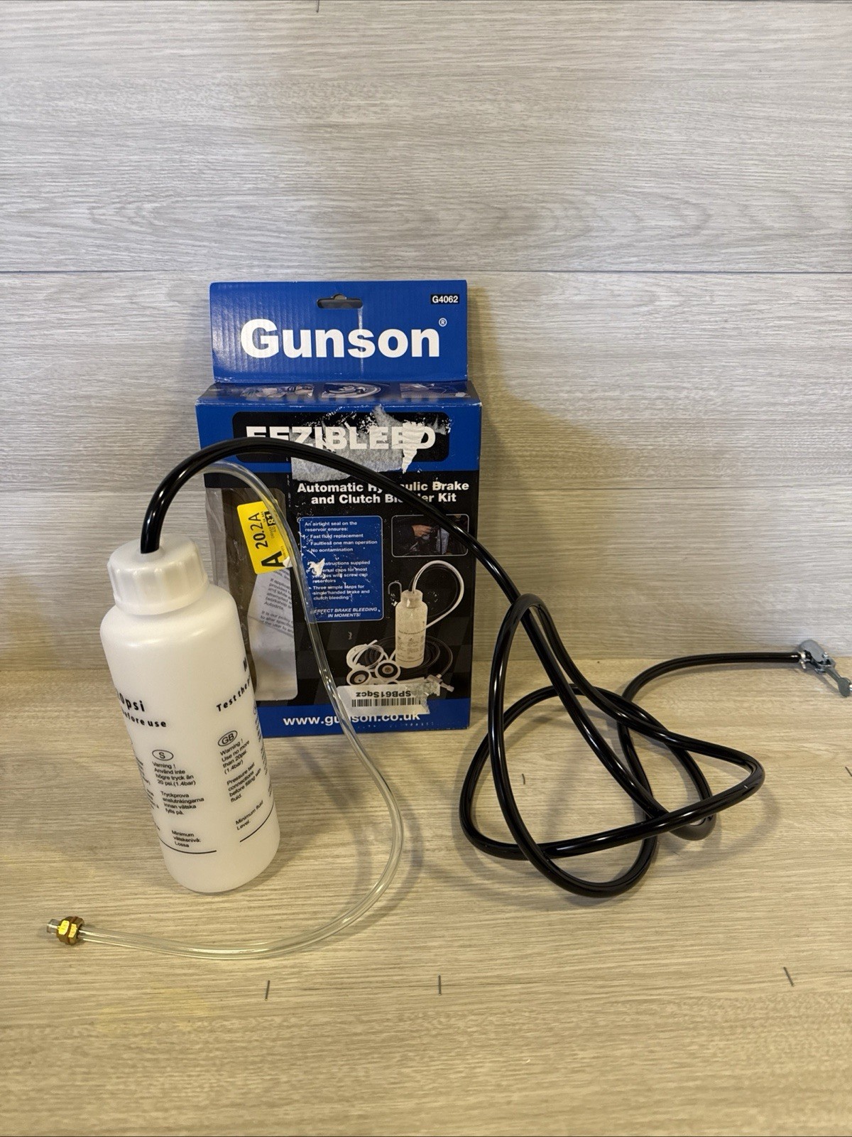 G4062 Eezibleed Kit Brake Clutch Fluid Bleader Kit  *MISSING PARTS*