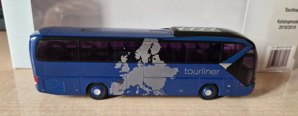 Rietze ZY.NEO73-8120-738120	NEOPLAN Tourliner Financial Services IAA 2018 1:87 - Imagen 2 de 4