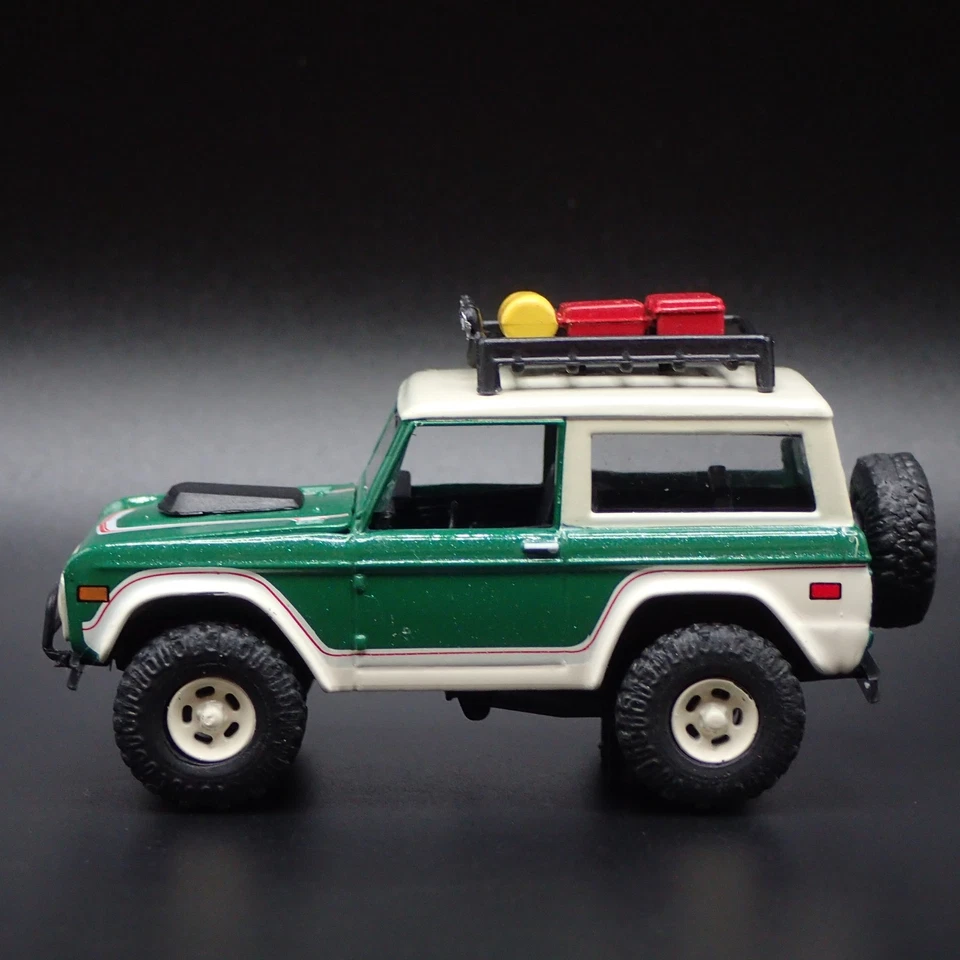 1971 71 FORD BRONCO fuori Strada 1:64 Scala da Collezione Diorama Modellino Car - Immagine 2 di 4