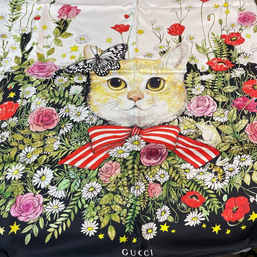 Auth GUCCI Yuko Higuchi grande écharpe en soie chat papillon multicolo blanc avec boîte
