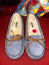 No.62 Minnetonka 4053 Faux Fur Lined Suede Moccasin Slippers Size 9M