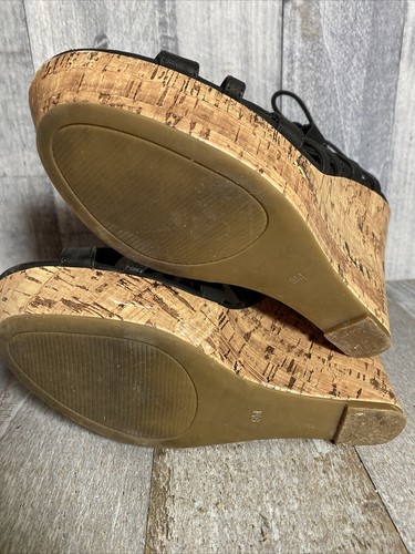 Sandalia de cuña informal con tiras y tiras de punta abierta para mujer G by Guess, talla 9 - Imagen 7 de 8
