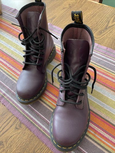 dr martens us7