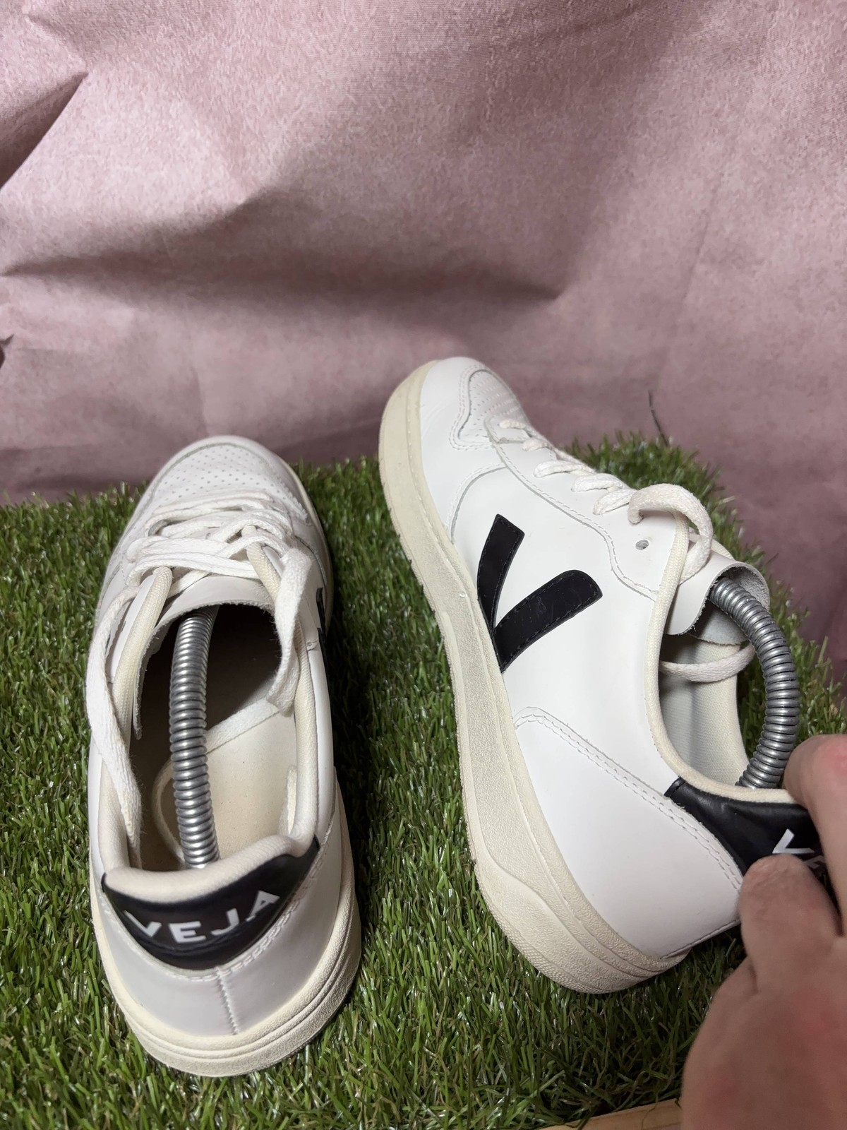 Veja V10 Womans Trainers image 6