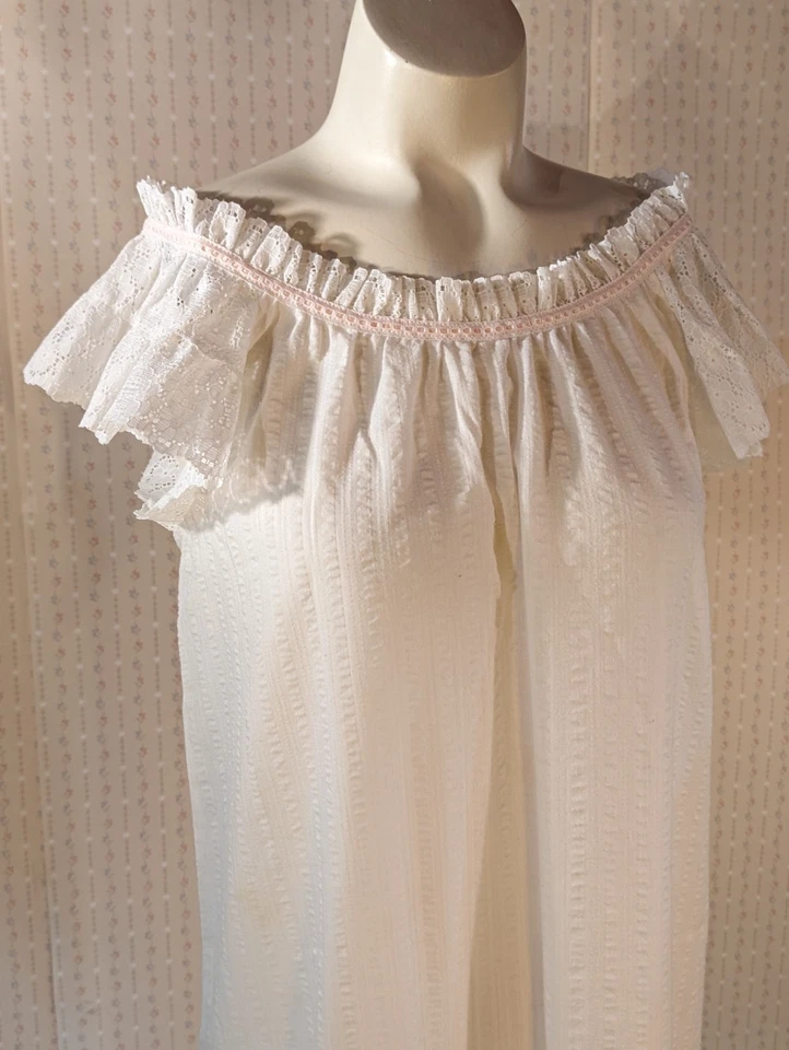 Vintage Miss Elaine Nightgown M Cottage Core White Eyelet Babydoll Prairie - Image 2 of 4
