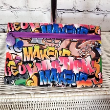 IPSY MAKEUP BAG POUCH COSMETICS GRAFFITI ACCESSORIES ORGANIZATION