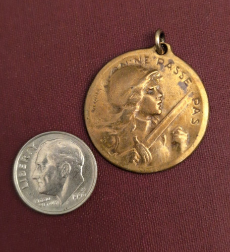 1916 WW I Battle of Verdun French Brass Medal Pendant Joan of Arc w/Raised Sword