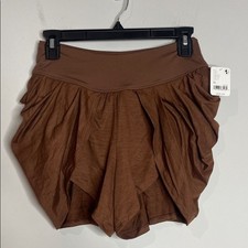 Free People Movement Find Your Flow Shorts in Argan Oil Size XS NWT