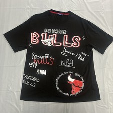 Chicago Bulls Y2K T-Shirt Men  s Large All Over Print Black Vintage