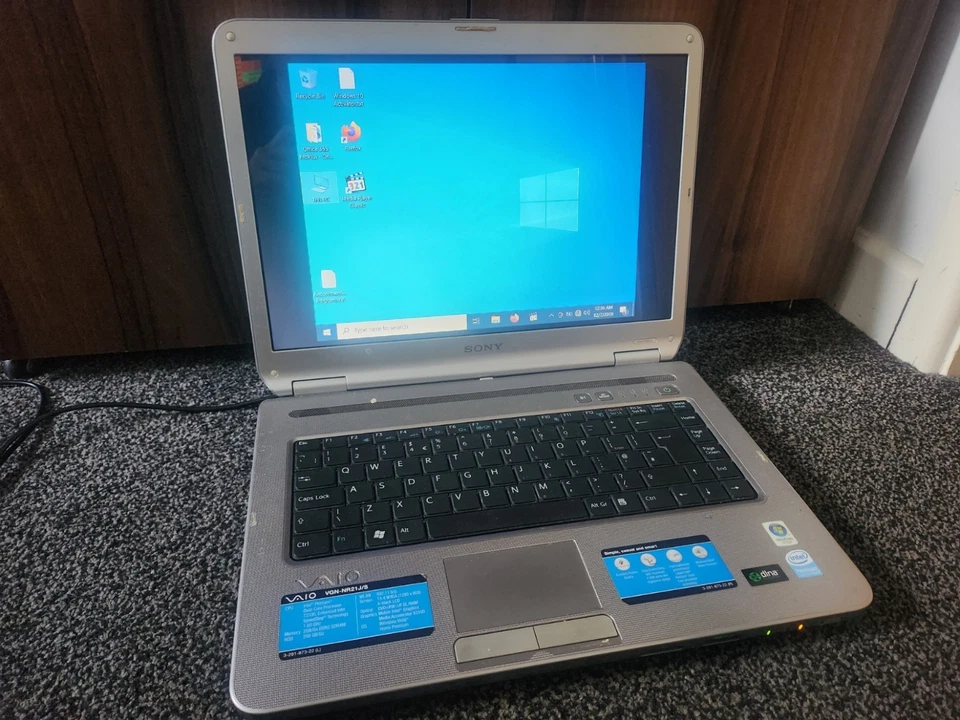 Sony Vaio VGN-NR21J/S - Intel Pentium - 2GB RAM - 200GB HDD - Free P&P - Image 3 of 4