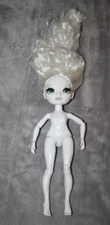 Rainbow High Shadow High Natasha Zima – Grayscale Dove-White Fashion Doll