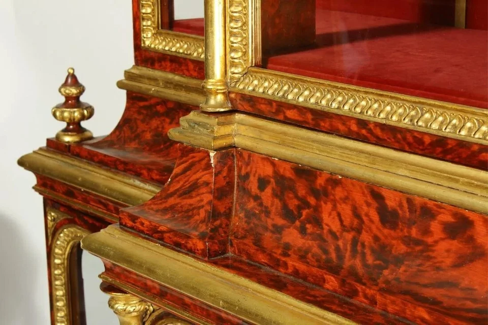 Vitrina estilo Luis XIV, siglo XIX. Foto 4 de 4