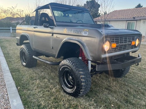 1969 Ford Bronco RESTORED/302-3 SPEED-POWER STEERING/DISC BRAKES