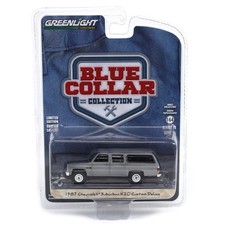 Greenlight Chevrolet K-20 Suburban Custom Delux 1987 1:64 35280-D