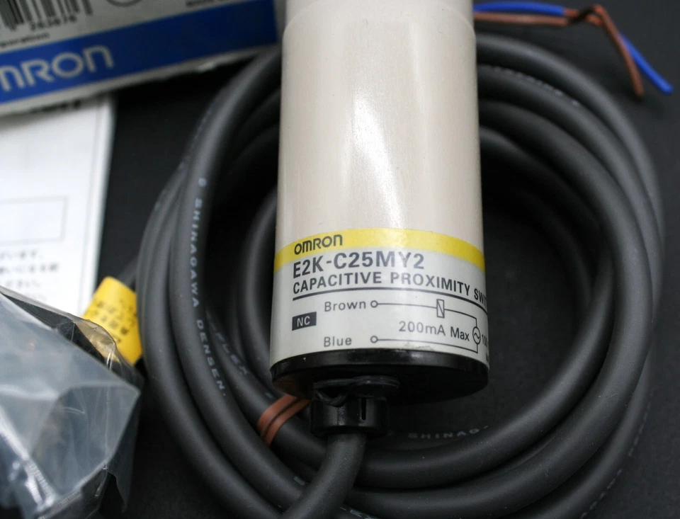 One (1) Omron E2K-C25MY2 Capacitive Proximity Sensor 2M NEW - Image 2 of 4