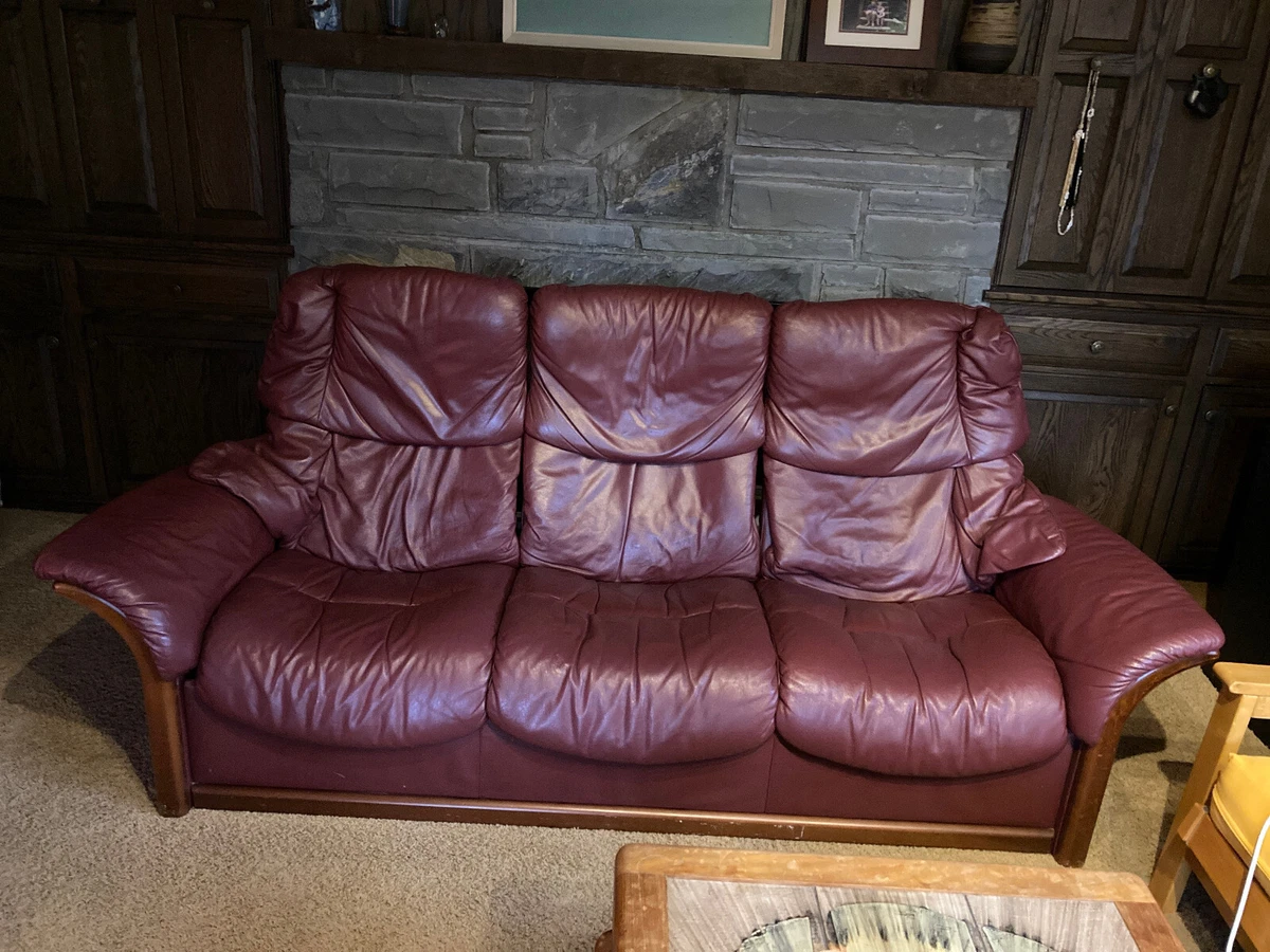 Fauteuil Windsor en cuir - La Brocante En Ligne