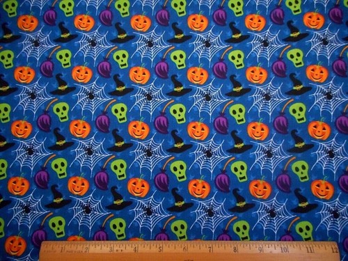 Tissu courtepointe Halloween par cour citrouille araignée chapeau sorcière crâne bleu foncé coton C