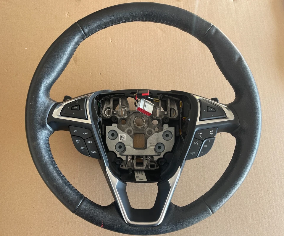Volante Ford Fusion 2017-2018 con conjunto de interruptor de control de crucero OEM Foto 2 de 4