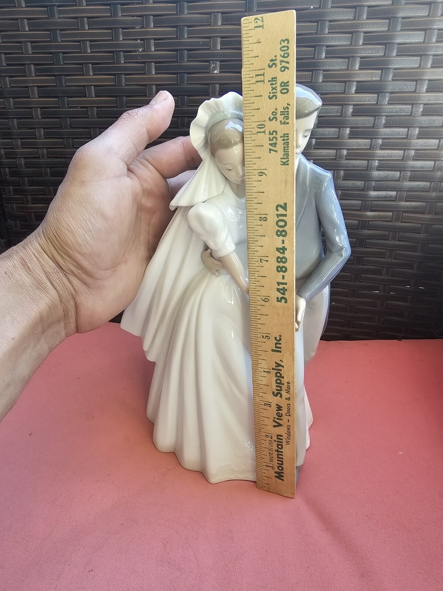 Vintage NAO BY LLADRO Unforgettable Dance 1247 Wedding Couple