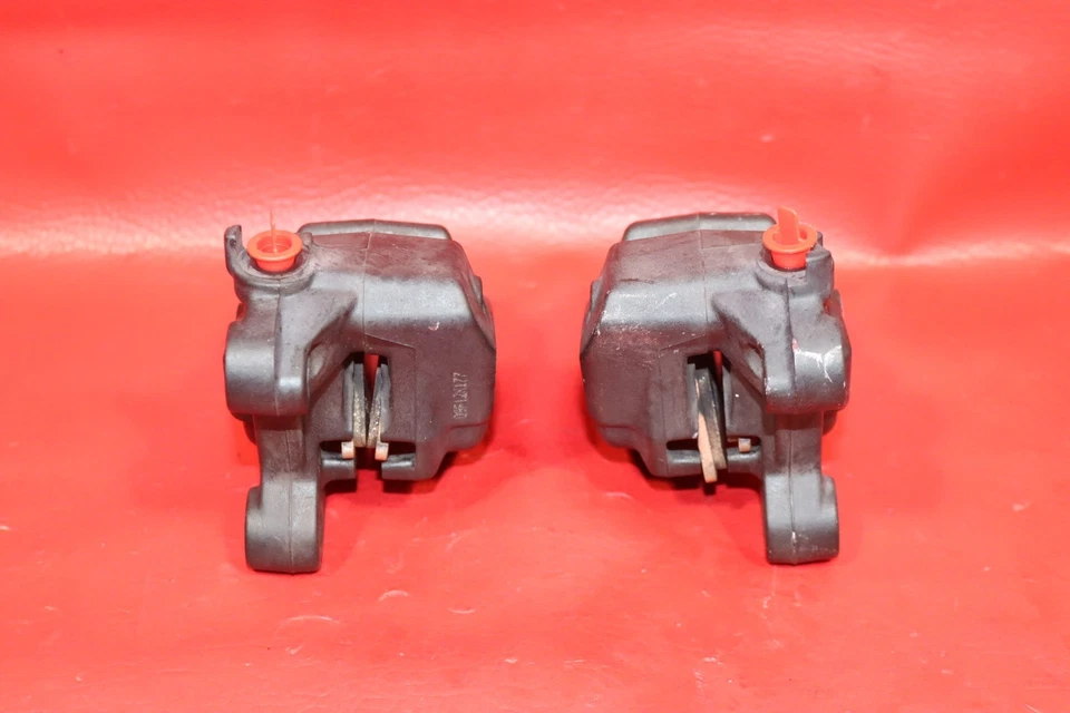 2010 HARLEY-DAVIDSON STREET GLIDE CVO FLHXSE FRONT BRAKE CALIPER SET CALIPERS - Image 3 of 4