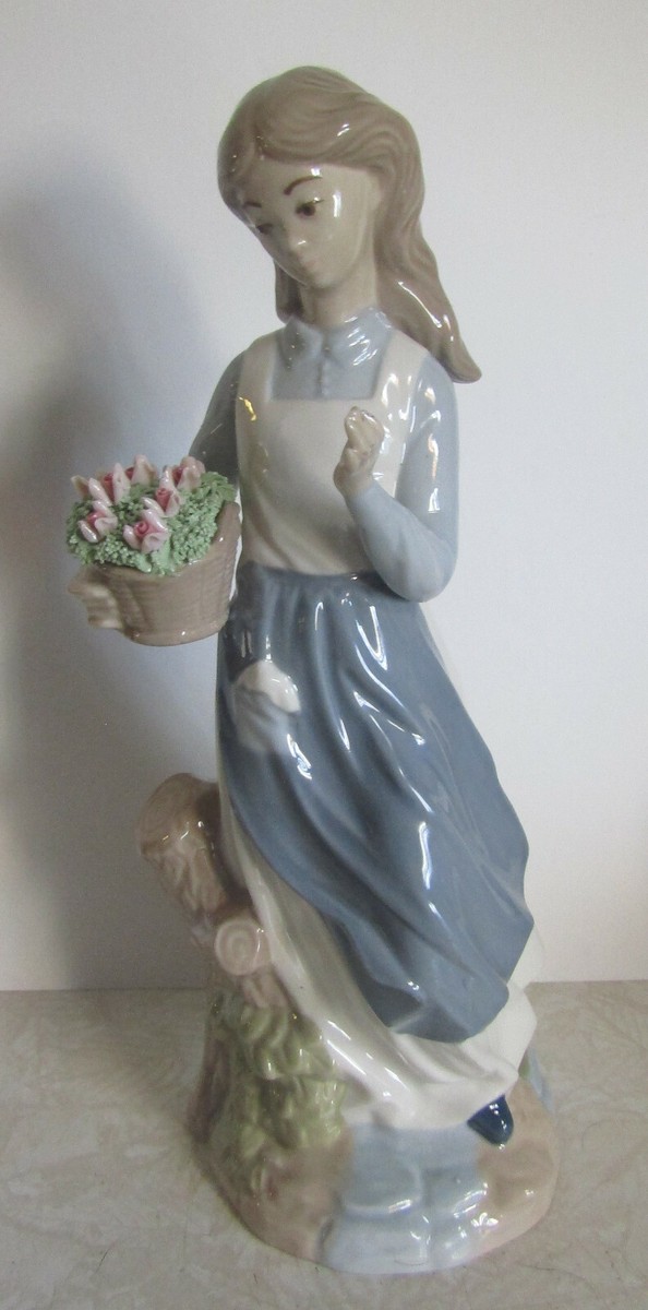 NADAL SPAIN PORCELAIN FIGURINE GIRL WITH FLOWERS in BASKET Large