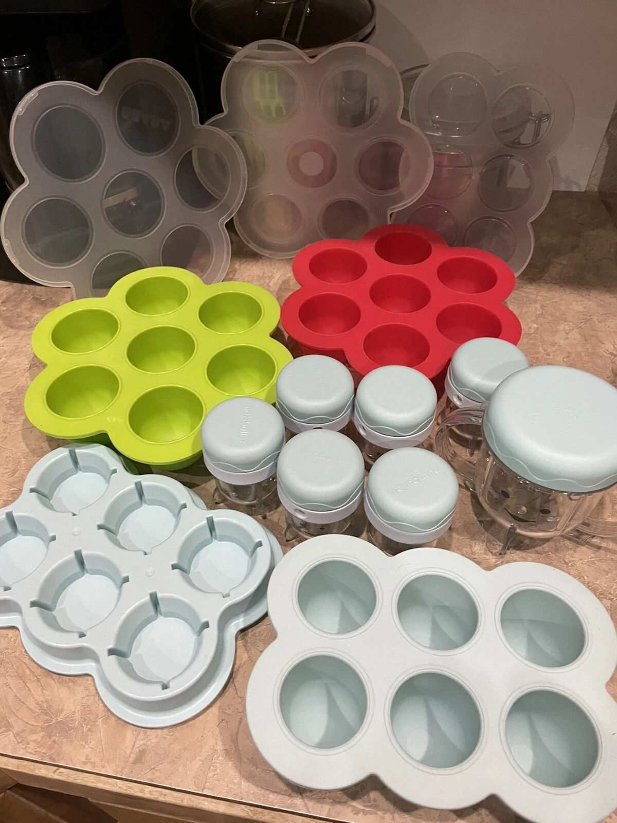 Big Lot of Nutribullet Baby Bullet + Beaba Silicon Food Storage Containers 11pc+