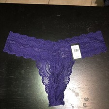 NWT Frederick s Of Hollywood Flora SZ Medium Purple Lace Thong Panty
