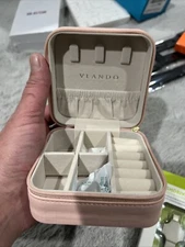 NEW VLANDO Small Jewelry Case Organizer Traveling Pink