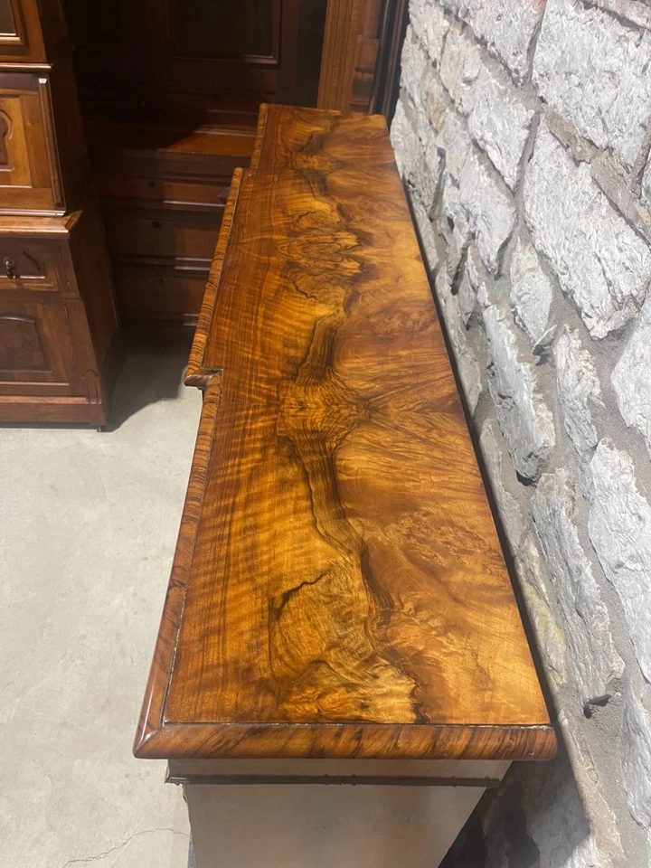 Antiguo gabinete/credenza victoriano Napoleón III con incrustaciones y metal dorado Foto 2 de 4