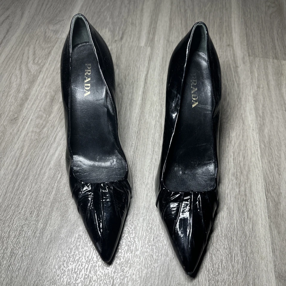 Zapatos de salón vintage Prada charol negro punta puntiaguda EURO 38,5 Foto 2 de 4