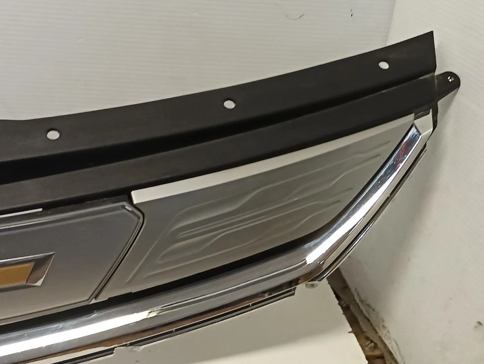 2017 2018 2019 Chevrolet Volt Grille Upper Grill Opt UGN Genuine OEM 11918373 - Image 4 of 4