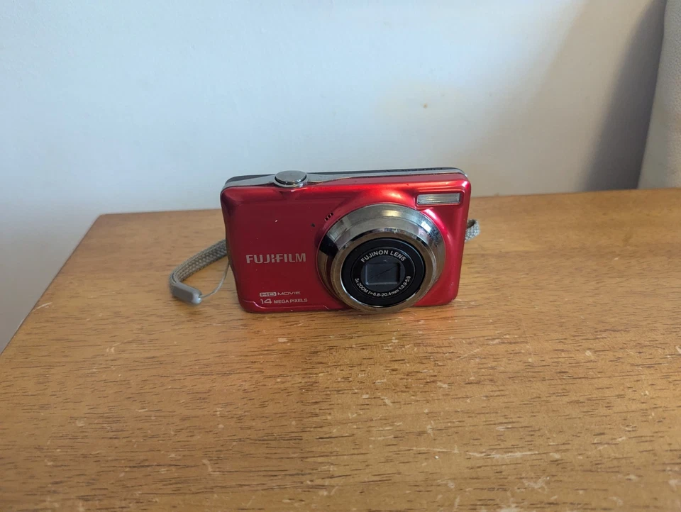 Fujifilm Digital Camera FinePix JV500 14.0MP Black, 4GB SD Card,, photo 1 of 5