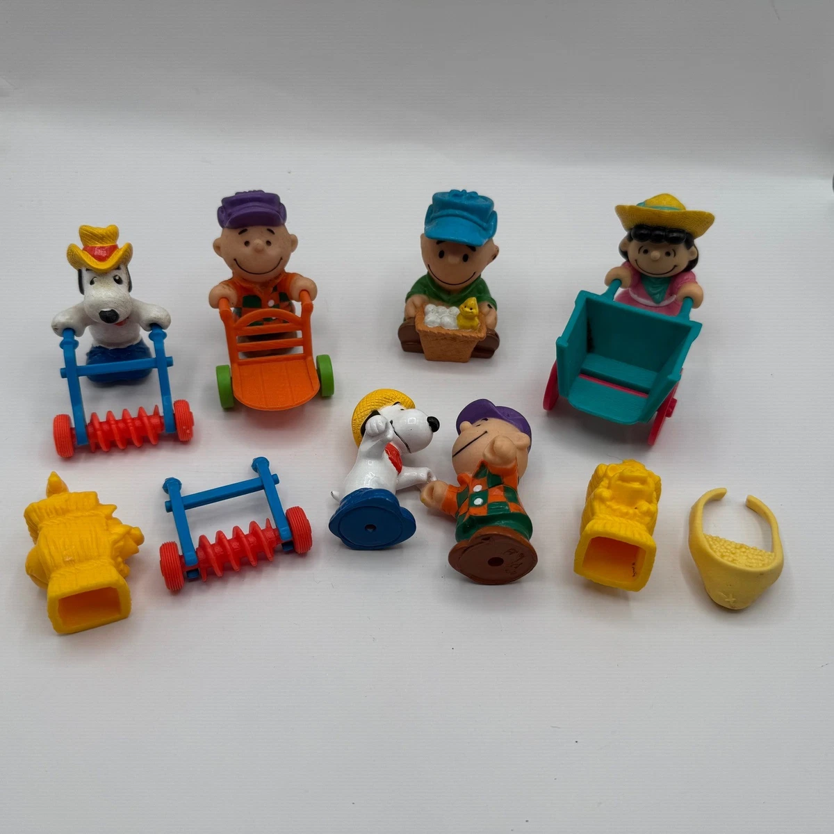 Peanuts Cartoon & TV Character Action Figures Snoopy 1960-1969